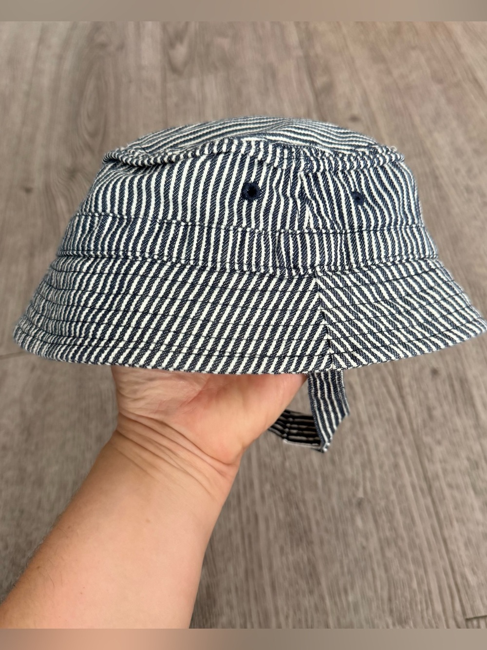 Oshkosh hickory bucket hat 12-24 month
